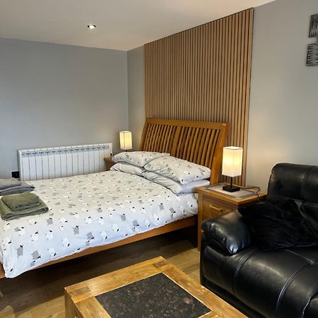 Roblins Nest Ammanford Exterior foto